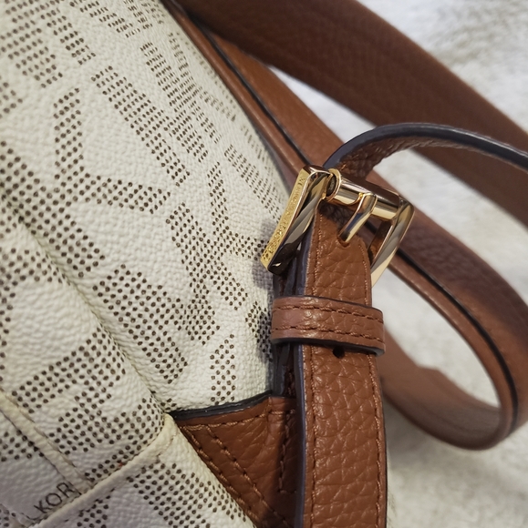 ❣SOLD Michael Kors Backpack❣ - Picture 6 of 14